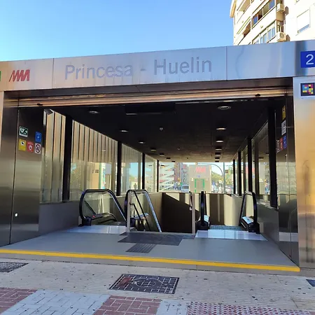 Sunny Next To The Ze1 アパート